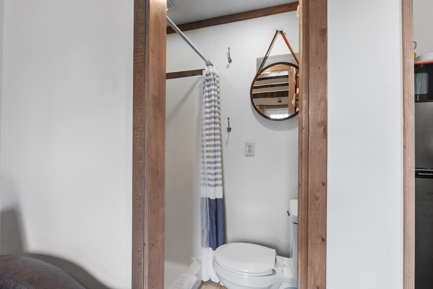 More Photos Of 10897 AR-5, Salesville Hotel For Sale