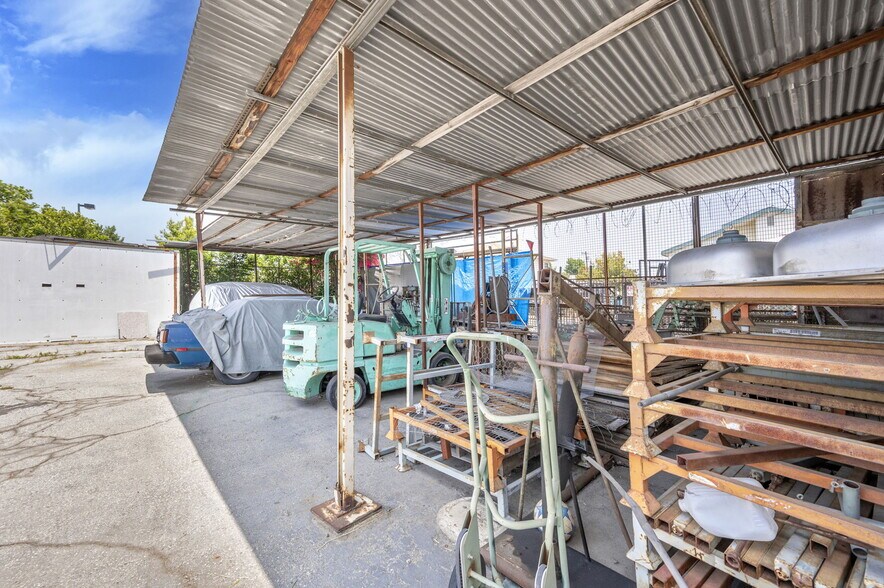 More Photos Of 2250 Martin Luther King Jr Ave, Long Beach Warehouse For Sale