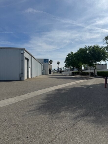 More Photos Of 4625 Wible Rd, Bakersfield Auto Dealership For Lease