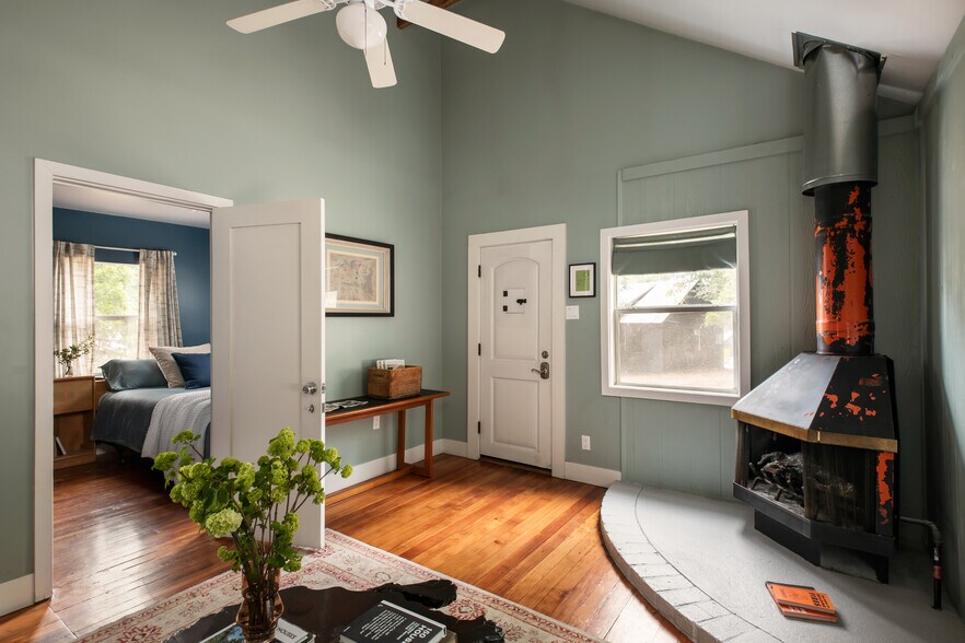 More Photos Of 25807 State Highway 189, Twin Peaks Hotel For Sale