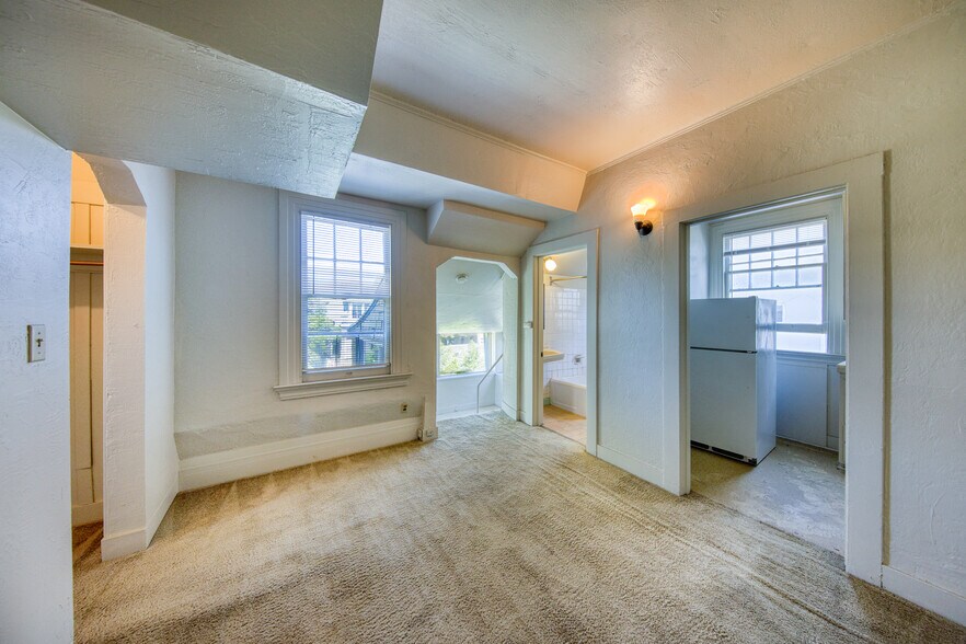More Photos Of 429 Vernon St, Oakland Apartments For Sale