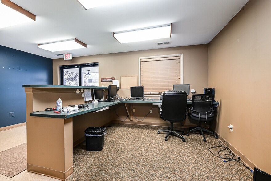 More Photos Of 423 S 42nd St, Kansas City Warehouse For Sale