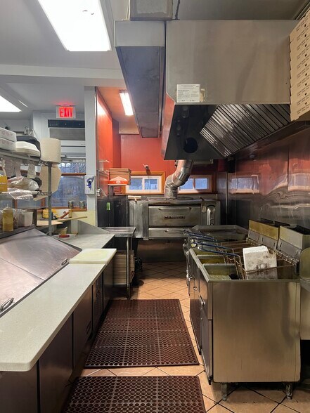 More Photos Of 54 Haverhill St, Andover Storefront Retail Residential For Sale