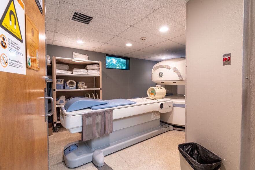 More Photos Of 2699 N 17th St, Coos Bay Medical For Sale