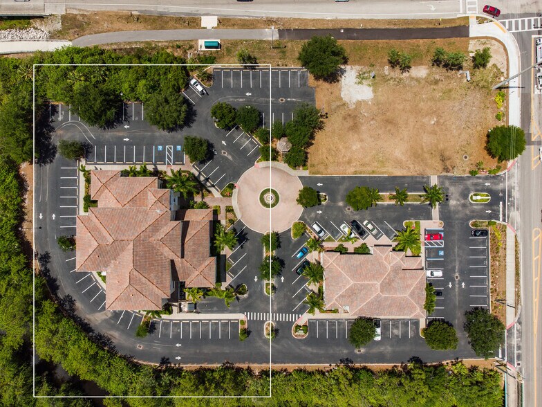 More Photos Of 5920 Pan American Blvd, North Port Medical For Lease