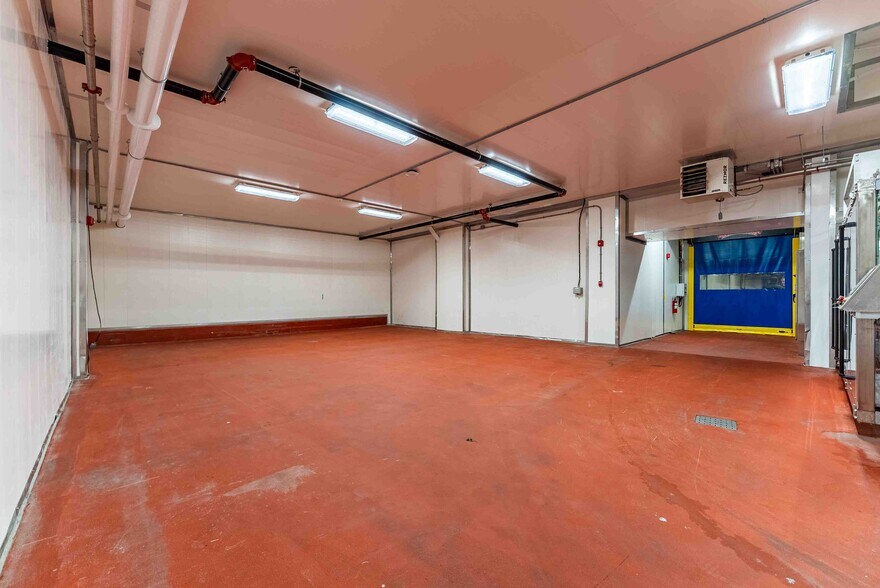 More Photos Of 500 Barrydowne Rd, Sudbury Manufacturing For Sale
