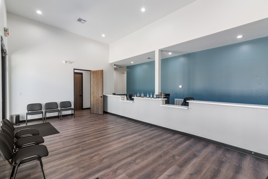 More Photos Of 7102 Tarrington Ave, Sugar Land Medical For Sale