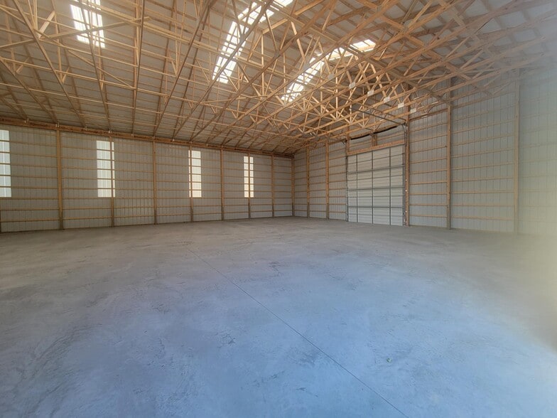 More Photos Of 36877 Bi State Blvd, Delmar Warehouse For Lease