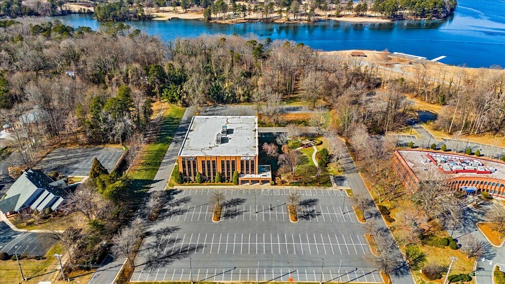 More Photos Of 1823 Eastchester Dr, High Point Office For Lease