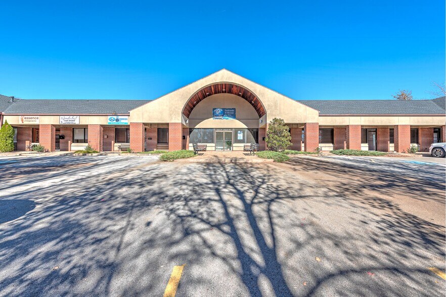 More Photos Of 4083 N Shiloh Dr, Fayetteville Office For Sale