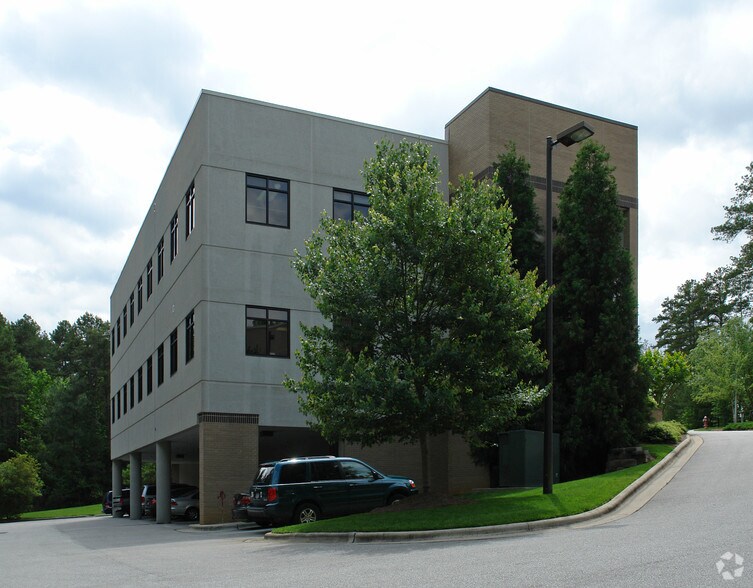 More Photos Of 312-326 Cloister Ct, Chapel Hill Office For Lease
