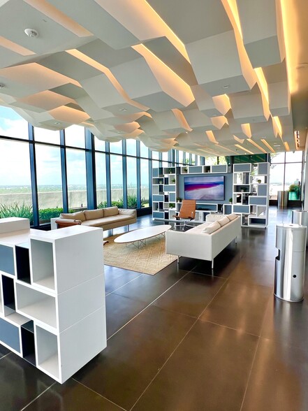 More Photos Of 19790 W Dixie Hwy, Aventura Office For Sale