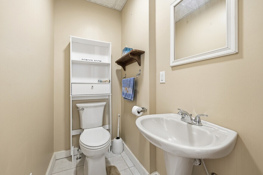 More Photos Of 2200 W Memorial Dr, Janesville Hospitality For Sale