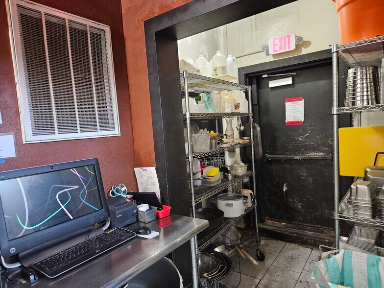 More Photos Of 309 E Center St, Pocatello Specialty For Sale