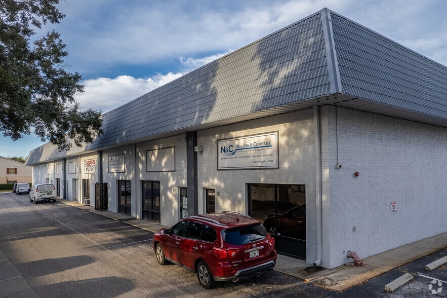 More Photos Of 165-175 W Maine Ave, Longwood Showroom For Lease