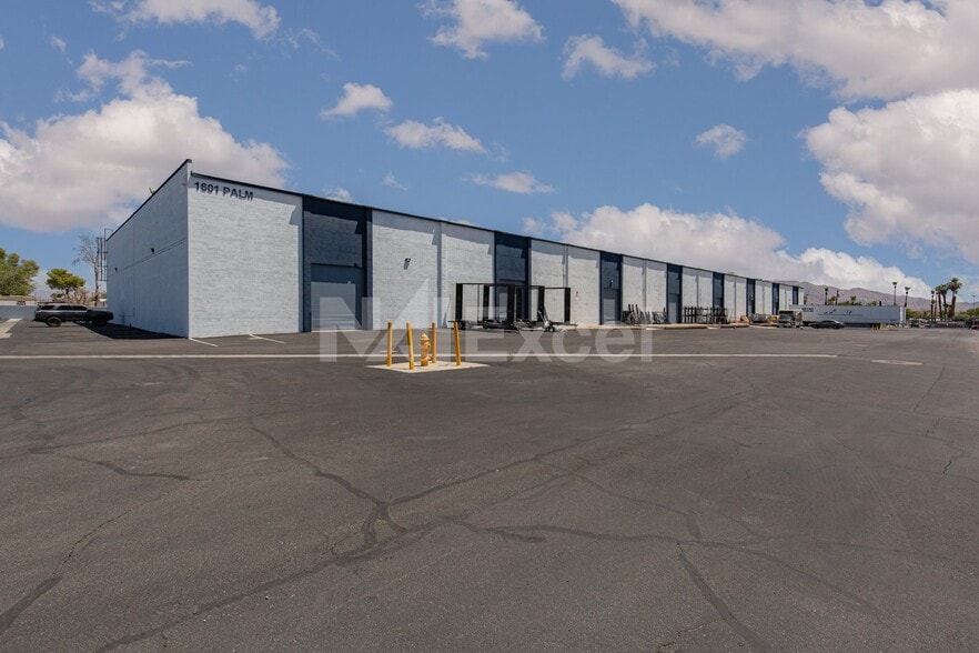 More Photos Of 1601 Palm St, Las Vegas Warehouse For Sale