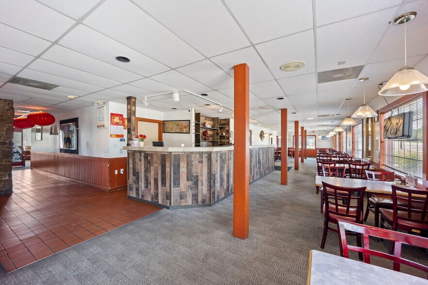 More Photos Of 3400 W Northern Ave, Pueblo Restaurant For Sale