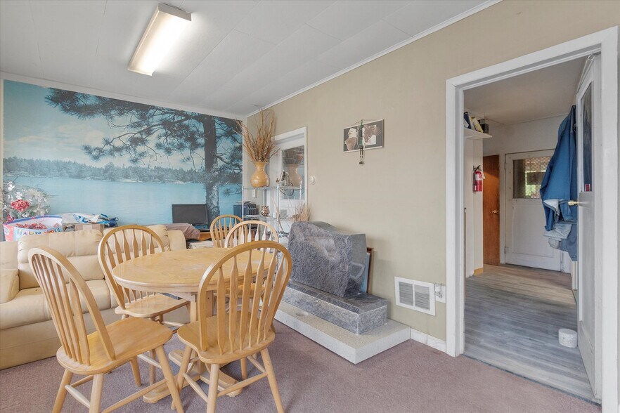 More Photos Of 101 Academy St, Kelso Distribution For Sale