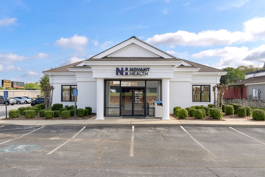 More Photos Of 701 Congaree Rd, Greenville Medical For Lease