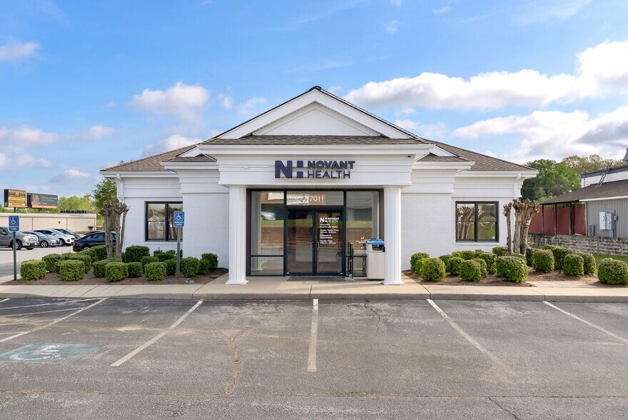 More Photos Of 701 Congaree Rd, Greenville Medical For Sale