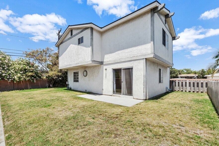 More Photos Of 12731 Barlin Ave, Downey Apartments For Sale