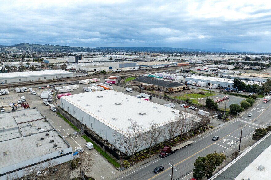 More Photos Of 1500 Doolittle Dr, San Leandro Manufacturing For Lease