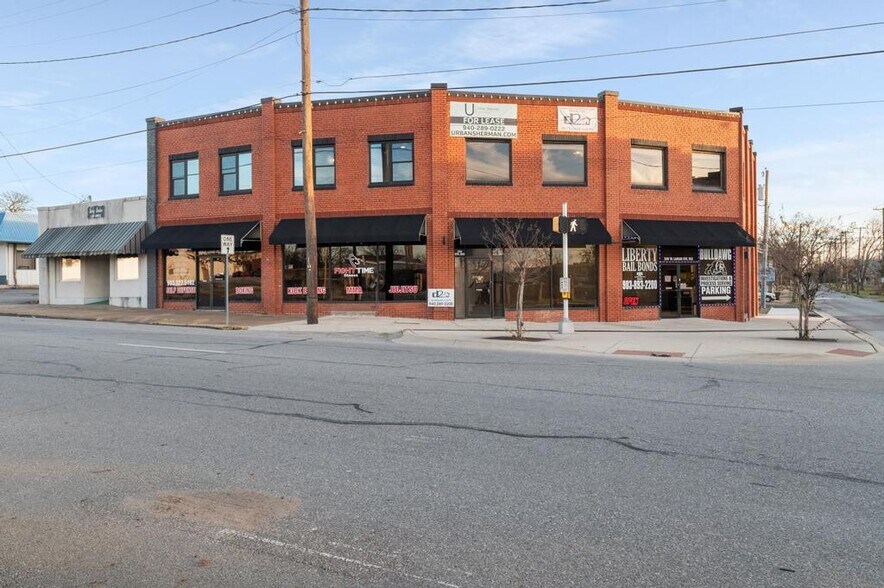 More Photos Of 328-330 W Lamar St, Sherman General Retail For Sale