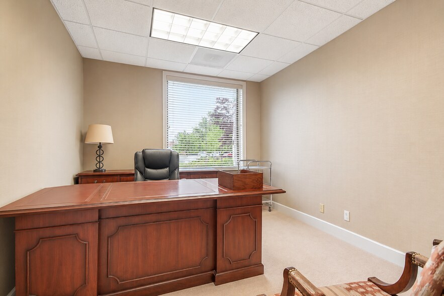 More Photos Of 822 Broad St, Kingsport Medical For Lease