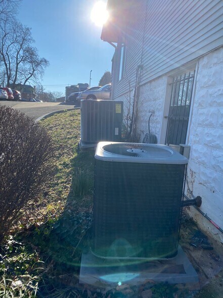 More Photos Of 7010 Westmoreland Ave, Takoma Park General Retail For Sale