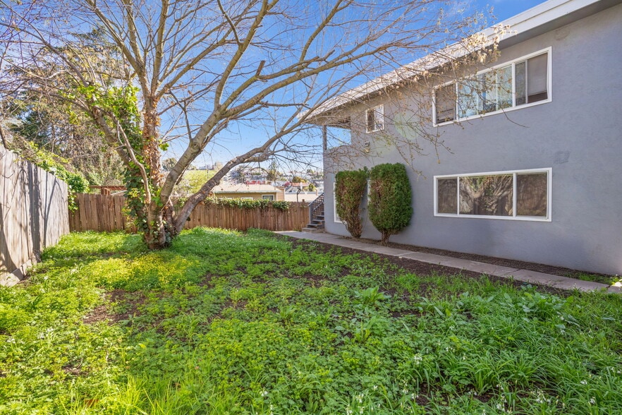 More Photos Of 2261 48 Ave, Oakland Apartments For Sale