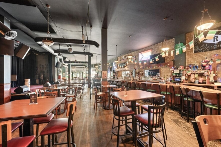 More Photos Of 7321 Madison St, Forest Park Restaurant For Sale