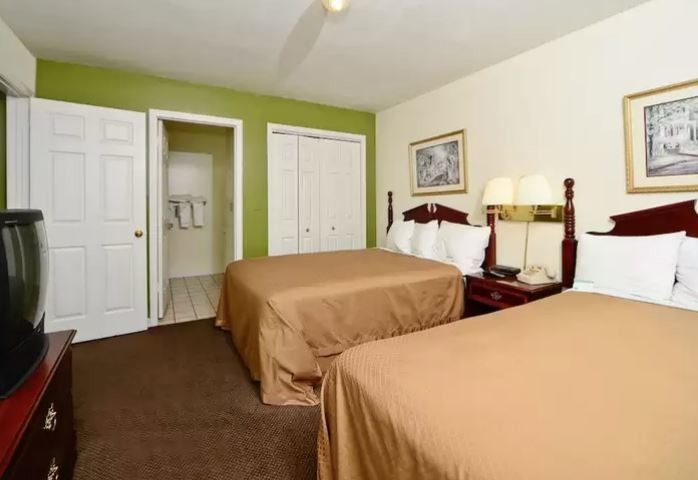 More Photos Of 220 S Interstate Dr, Sikeston Hotel For Sale