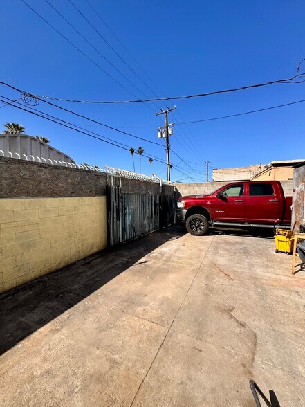 More Photos Of 1032 1st St, Pomona General Retail For Sale