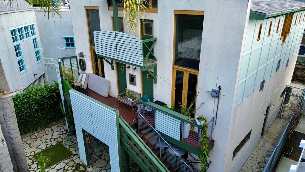 More Photos Of 558 San Juan Ave, Venice Apartments For Sale