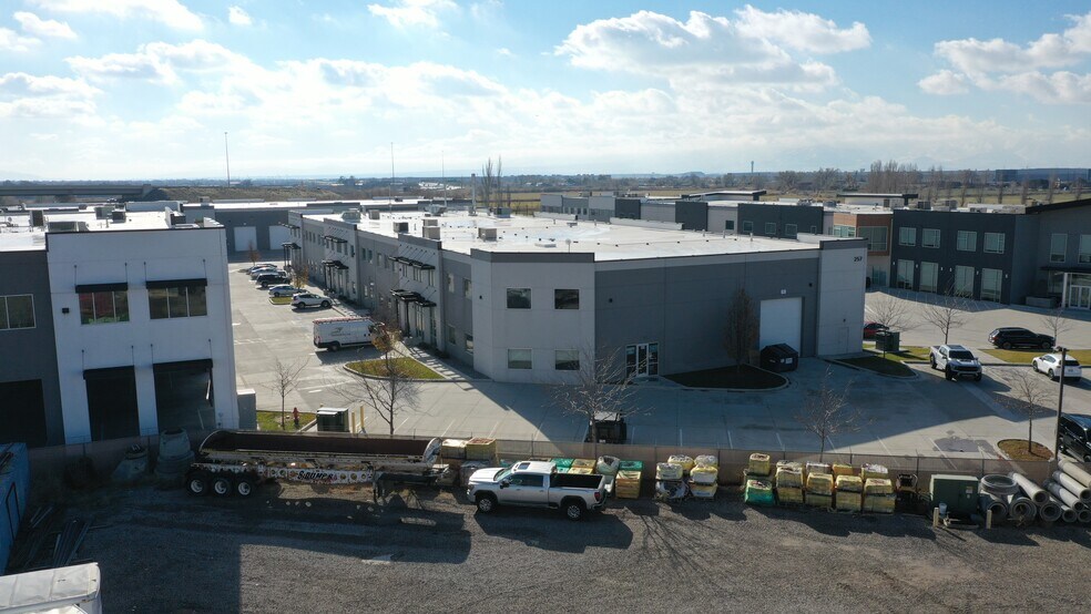 More Photos Of 257 River Bend Way, North Salt Lake Light Distribution For Lease