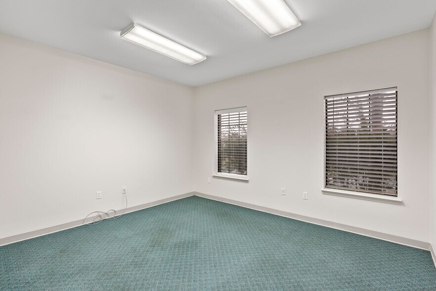 More Photos Of 1200 Henley Ln, Baker Office For Lease