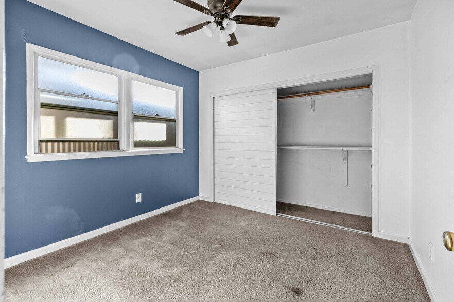 More Photos Of 2114 W Magnolia Blvd, Burbank Storefront For Sale