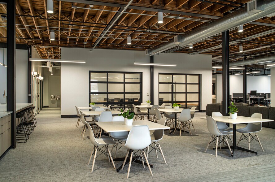 More Photos Of 911 Main St, Vancouver Office For Lease
