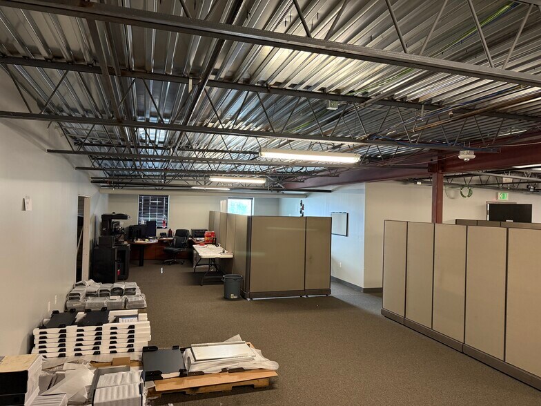 More Photos Of 12875 S Minuteman Dr, Draper Light Manufacturing For Lease