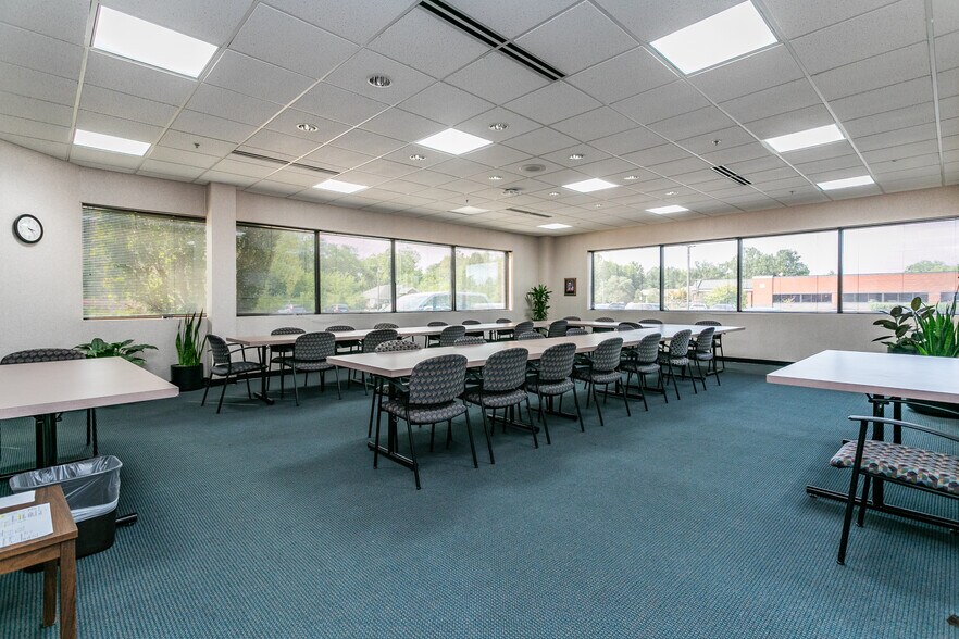 More Photos Of 1 Professional Dr, Alton Medical For Sale