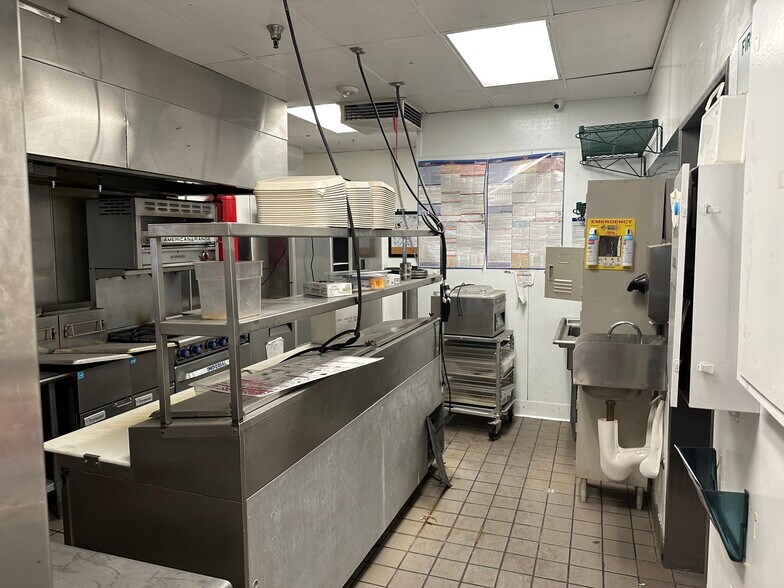 More Photos Of 3500 Wilshire Blvd, Los Angeles General Retail For Sale