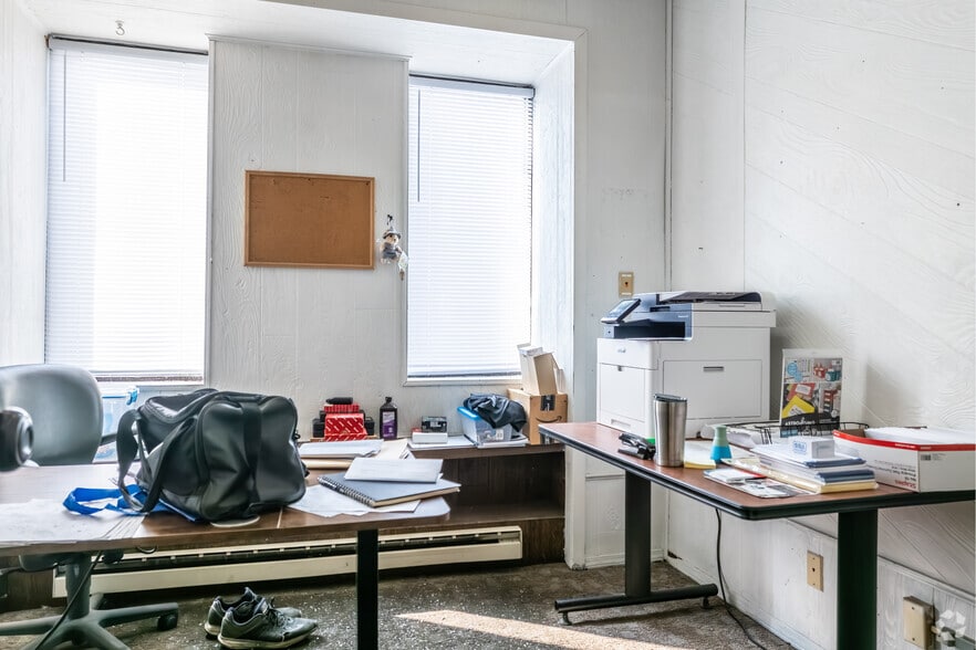 More Photos Of 25-45 Rutter St, Rochester Warehouse For Sale