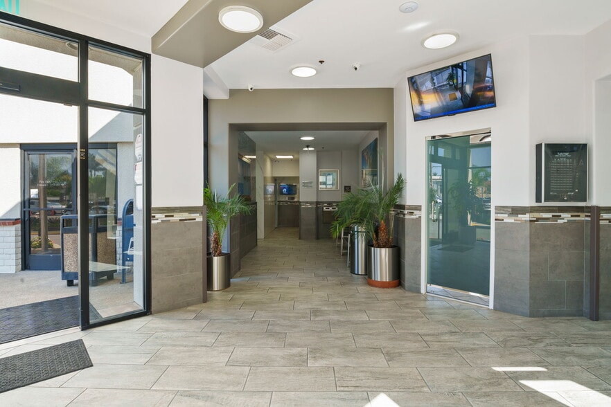 More Photos Of 18800 Delaware St, Huntington Beach Medical For Lease
