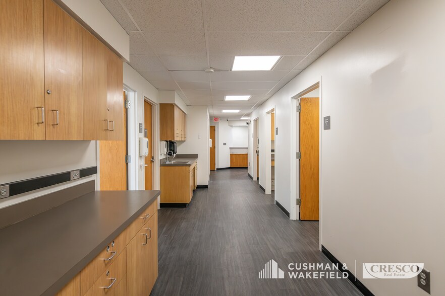 More Photos Of 2323 Lee Rd, Cleveland Heights Medical For Lease