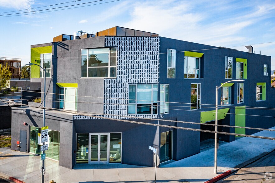 Primary Photo Of 5135 W Adams Blvd, Los Angeles Apartments For Lease