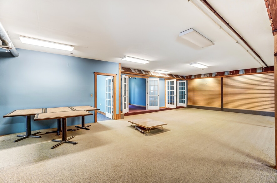 More Photos Of 20660 W Bowling Green Road, Weston Auto Repair For Sale