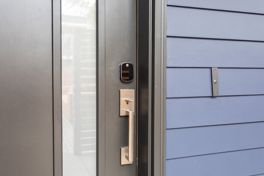 More Photos Of 5115 E Burnside St, Portland Apartments For Sale