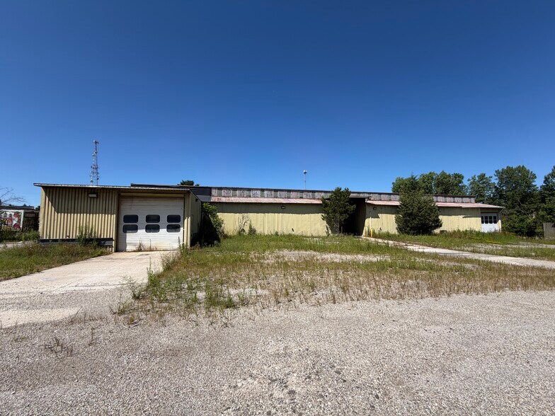 More Photos Of 3920 Congress Pkwy, Richfield Warehouse For Sale