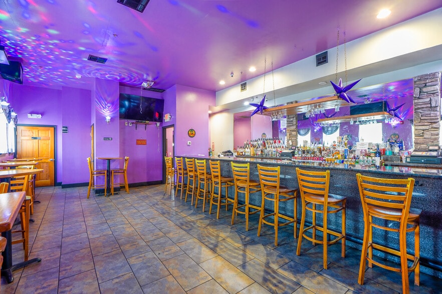 More Photos Of 615 Orange St, Newark Freestanding For Sale