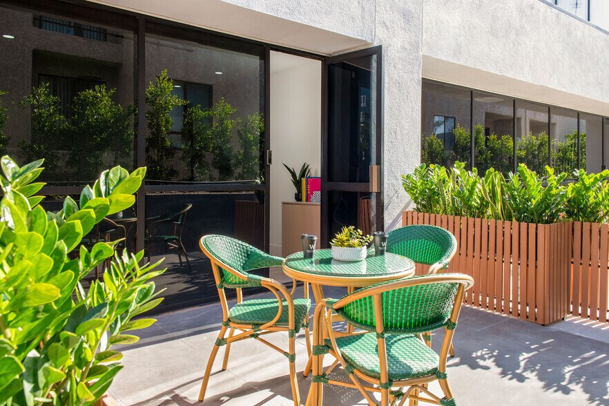 More Photos Of 21515 Vanowen St, Canoga Park Coworking Space